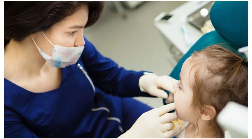 Perfil microbiano de las manchas negras en la dentición primaria